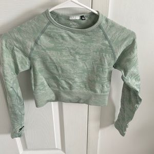 AYBL long sleeve crop top